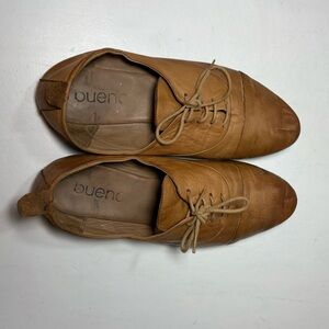 Bueno Women's Tan Leather Flats